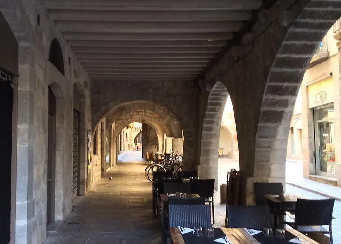 Apg Mercaders 6 * ז'ירונה